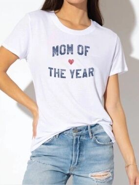Sub_Urban RIOT
Mom of the Year Graphic T-Shirt Size S